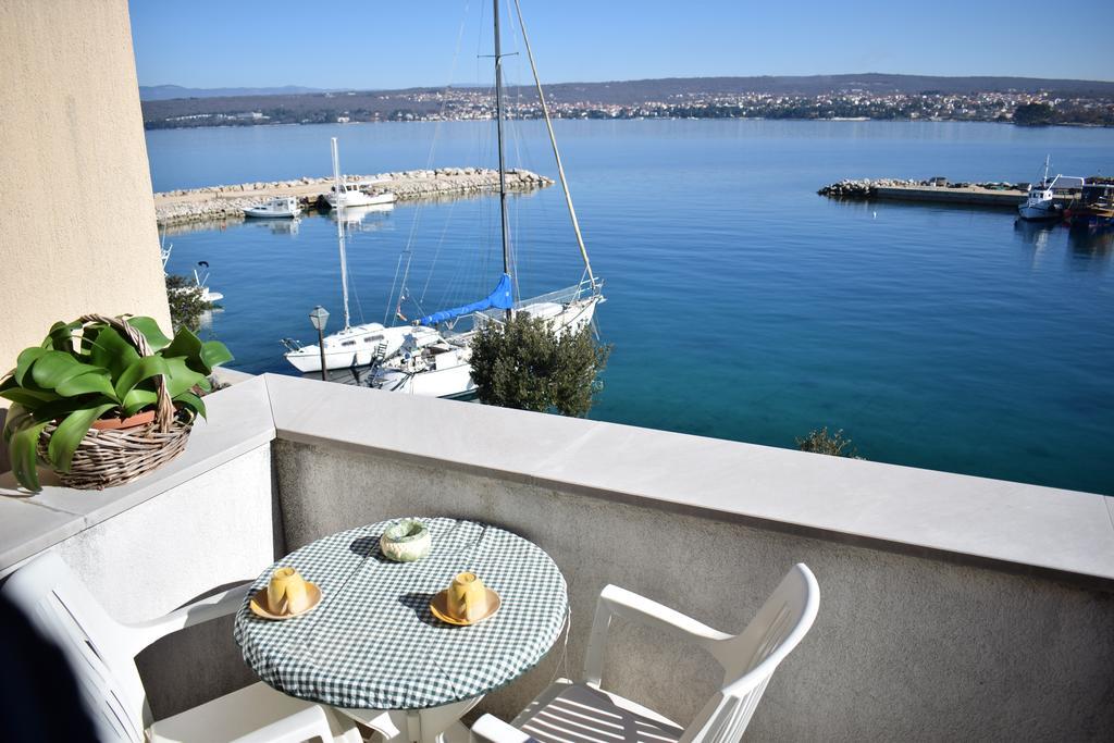 Apartments Blue Dream Malinska Esterno foto