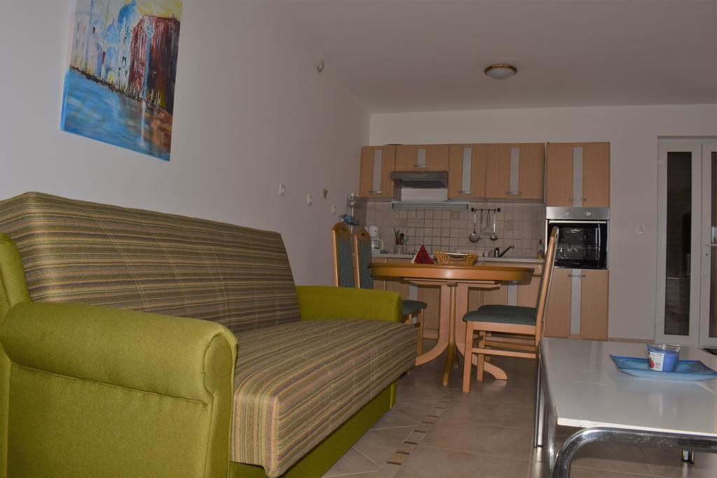 Apartments Blue Dream Malinska Esterno foto